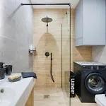 Apartment Stylish & Authentic 1br With Terrace In By 360 Estates