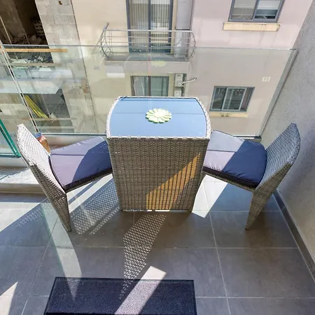 Stylish & Authentic 1br With Terrace In By 360 Estates Sliema