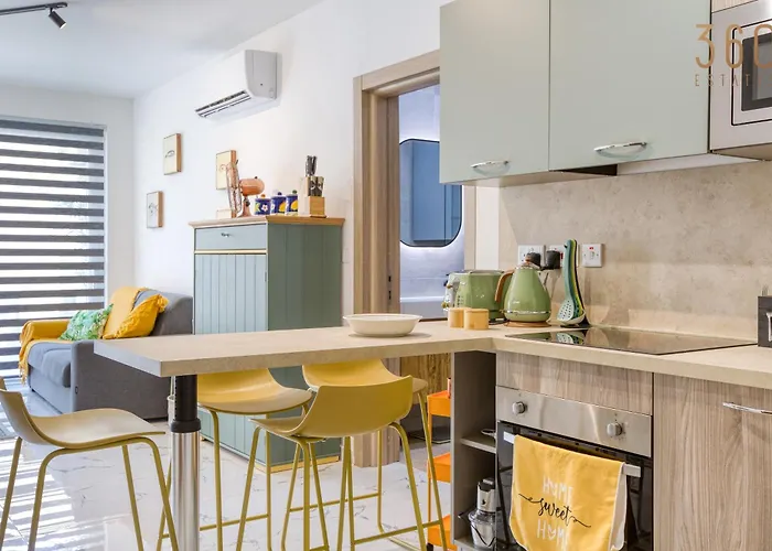 Stylish & Authentic 1br With Terrace In By 360 Estates סליאמה