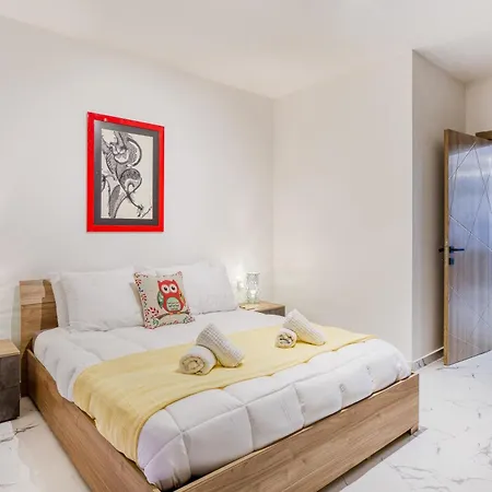 Stylish & Authentic 1br With Terrace In By 360 Estates * Sliema