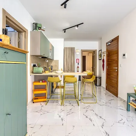 Stylish & Authentic 1br With Terrace In By 360 Estates Lägenhet Sliema