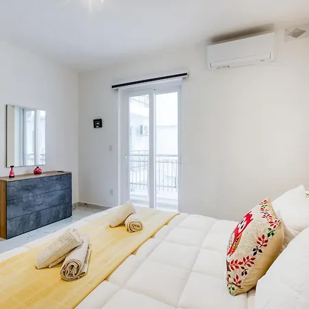 Stylish & Authentic 1br With Terrace In By 360 Estates شقة *