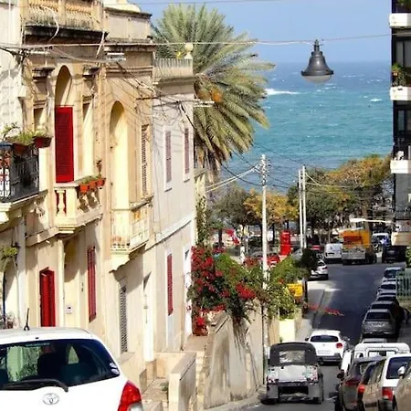 Stylish & Authentic 1br With Terrace In By 360 Estates Sliema